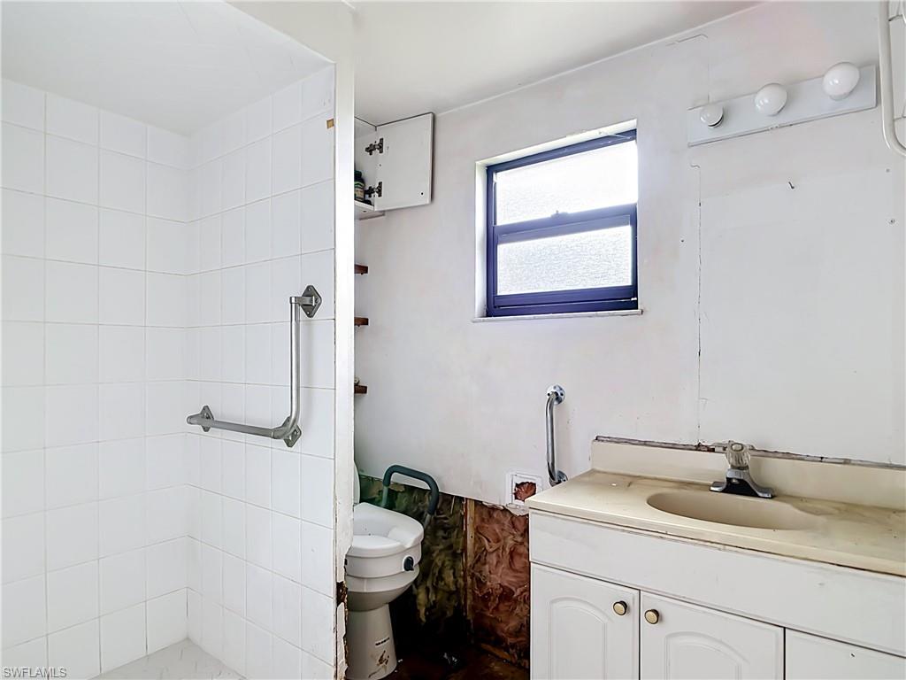EAST ENGLEWOOD - Residential