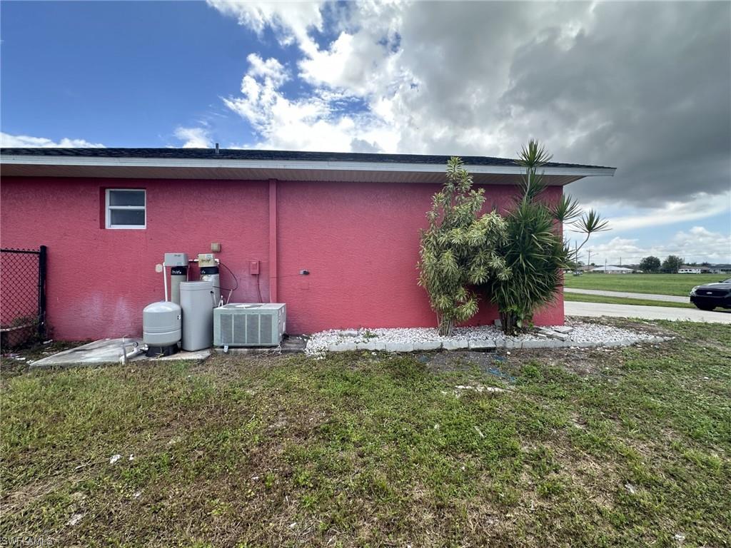 CAPE CORAL - Residential