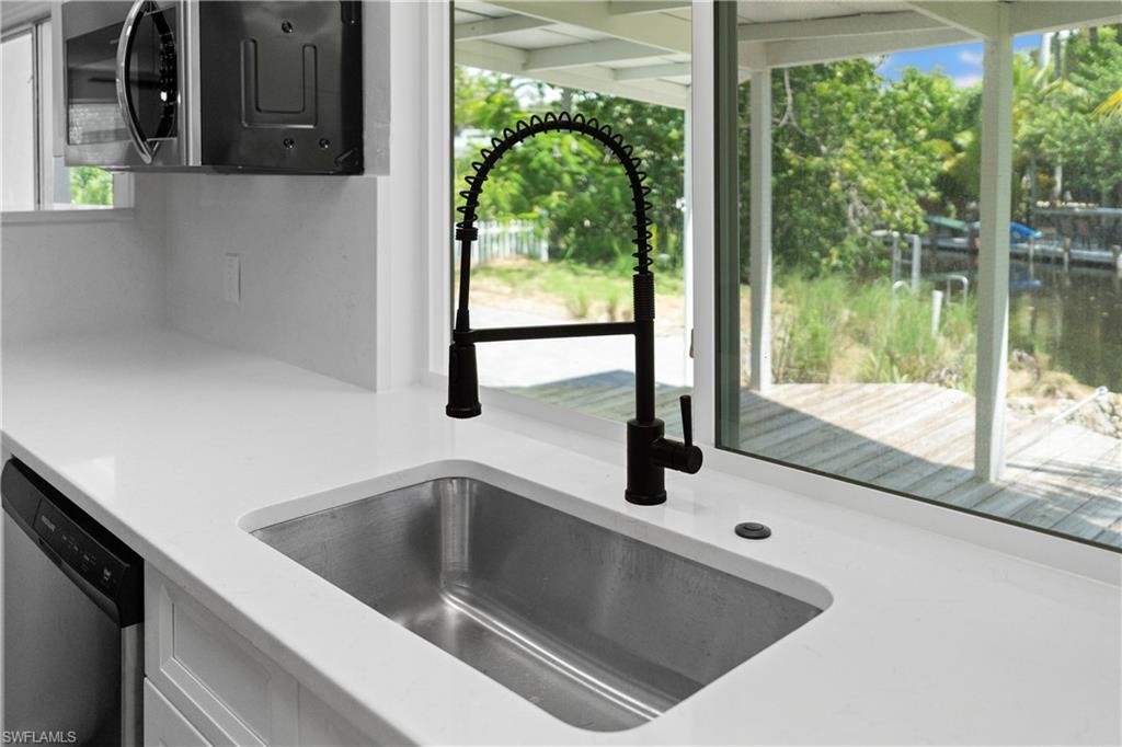 PALM RIVER SHORES - Residential