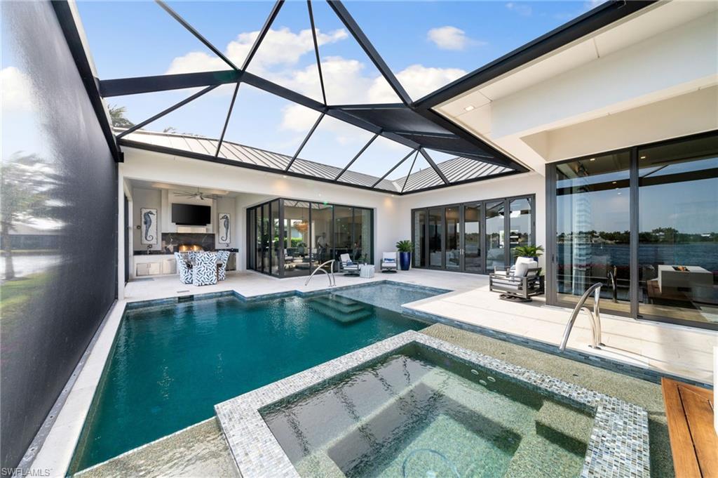 PARROT CAY - Residential