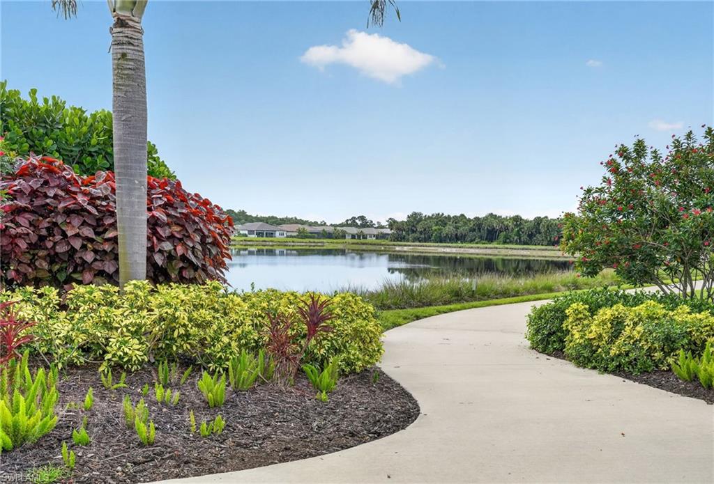 VALENCIA TRAILS - Residential