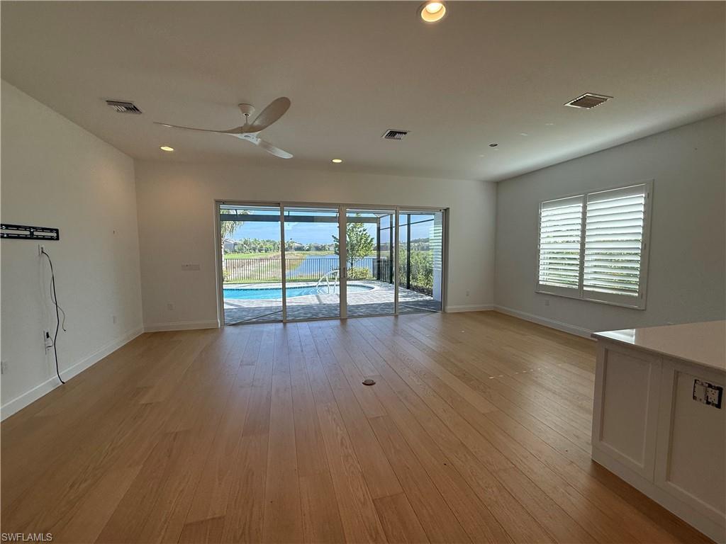 VALENCIA TRAILS - Residential