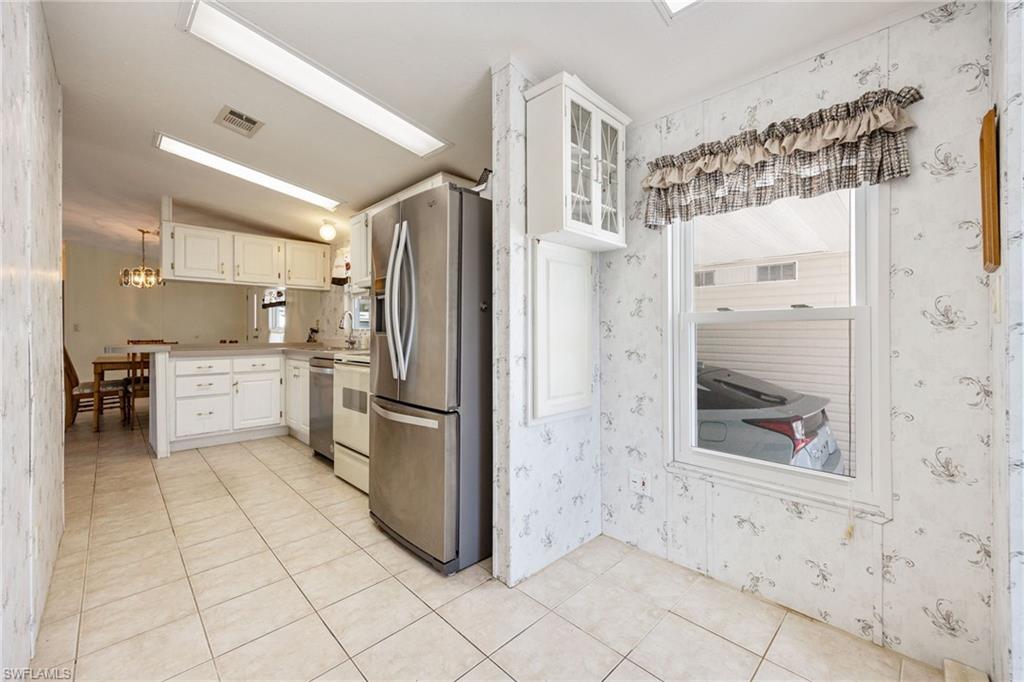 SIX LAKES COUNTRY CLUB - Residential
