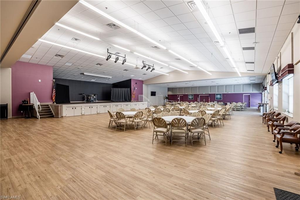 SIX LAKES COUNTRY CLUB - Residential