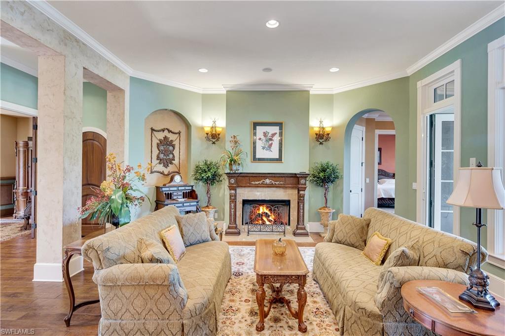 AQUALANE SHORES - Residential