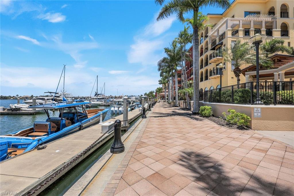 ESPLANADE - Residential