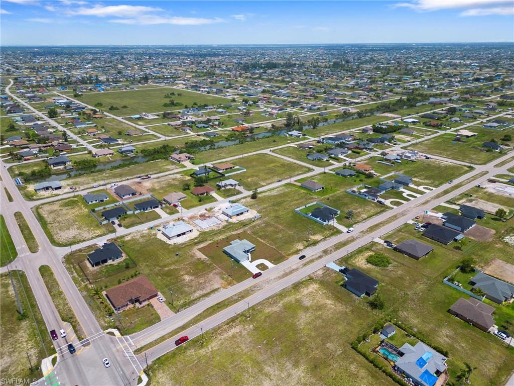 CAPE CORAL - Land