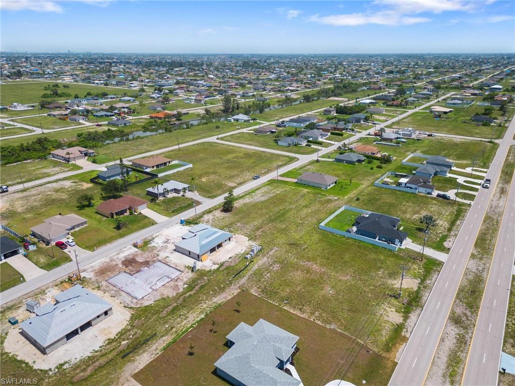 CAPE CORAL - Land