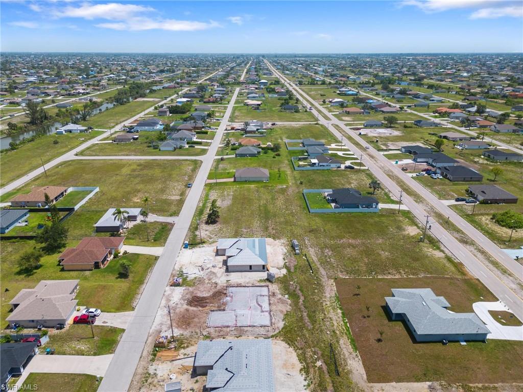 CAPE CORAL - Land