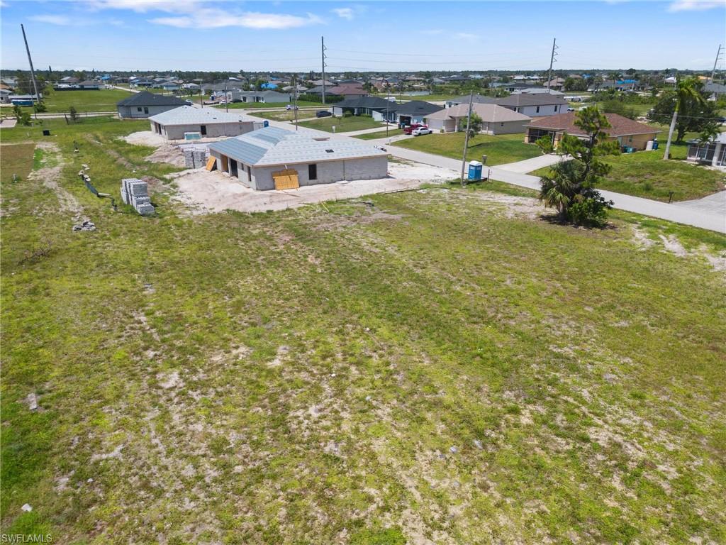 CAPE CORAL - Land