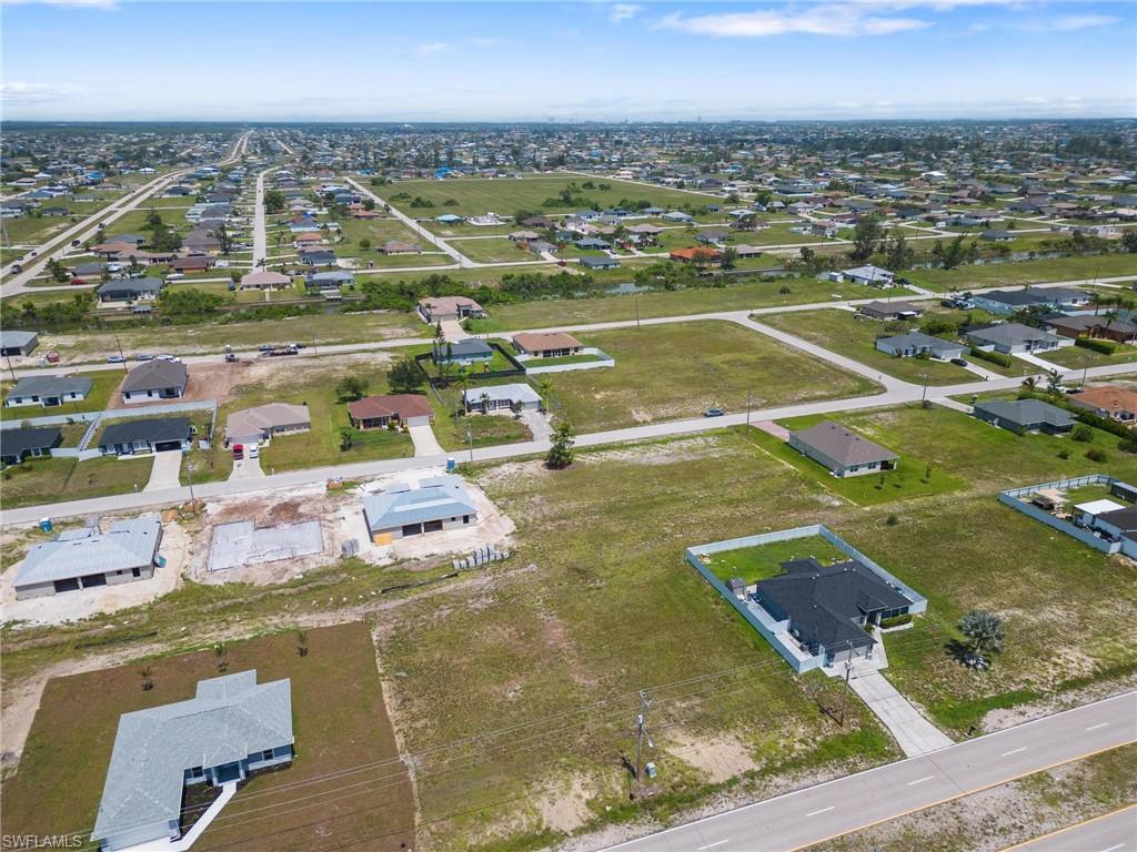 CAPE CORAL - Land