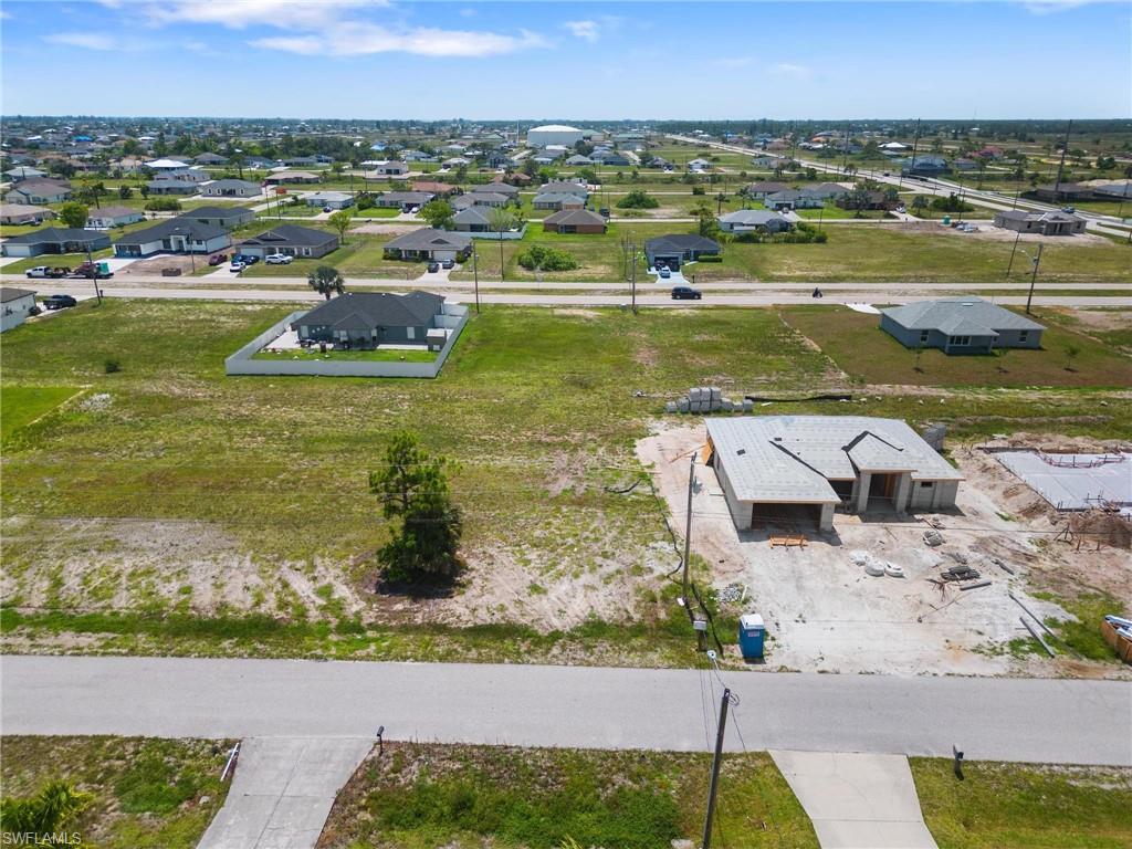 CAPE CORAL - Land