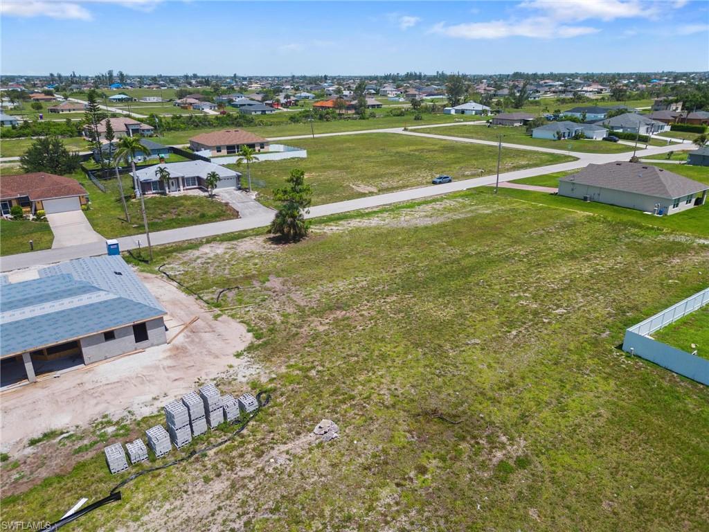 CAPE CORAL - Land
