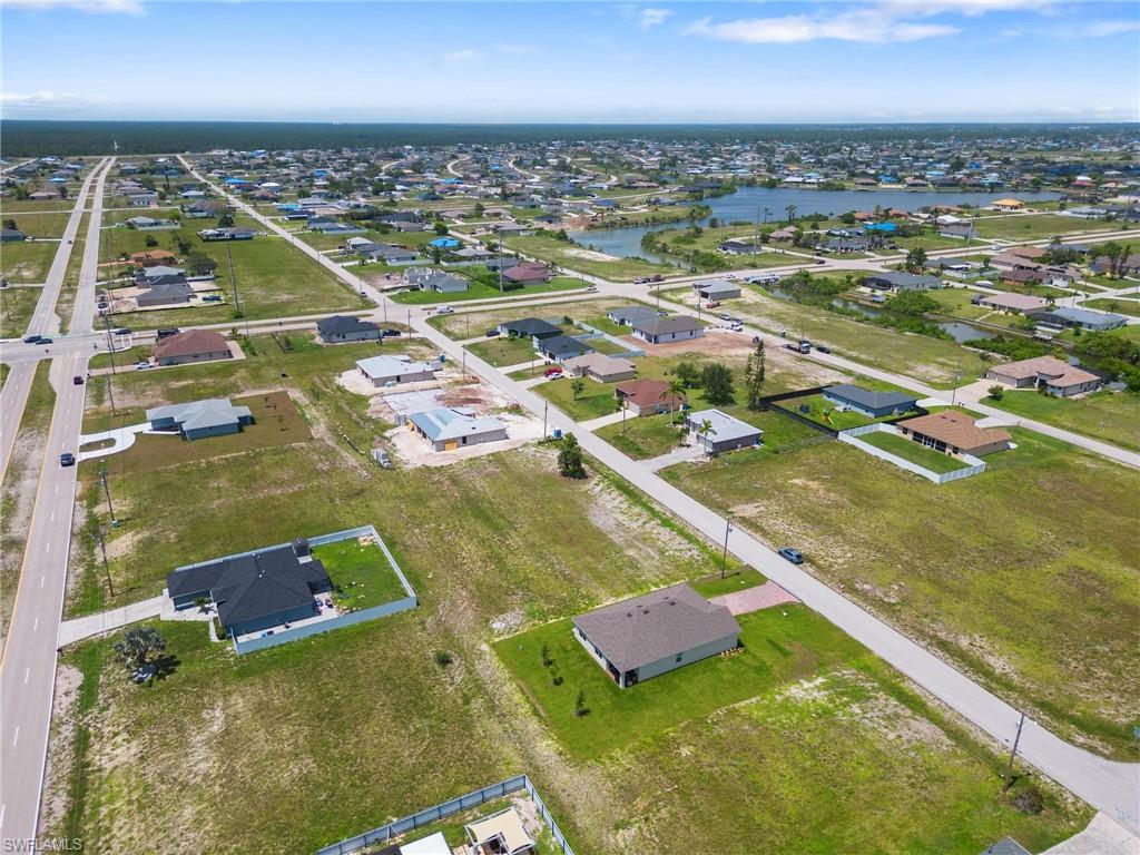 CAPE CORAL - Land