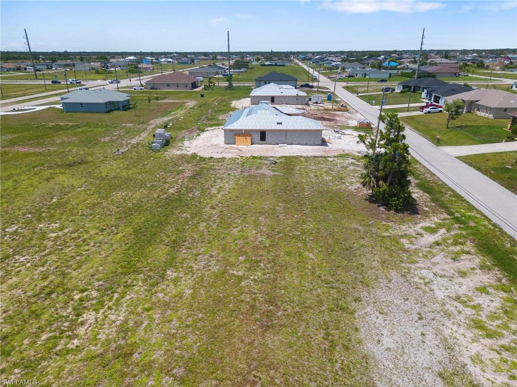 CAPE CORAL - Land