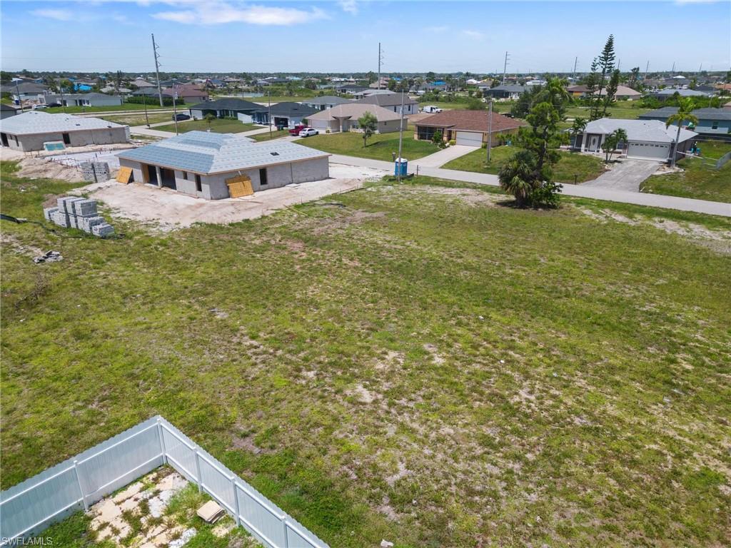 CAPE CORAL - Land