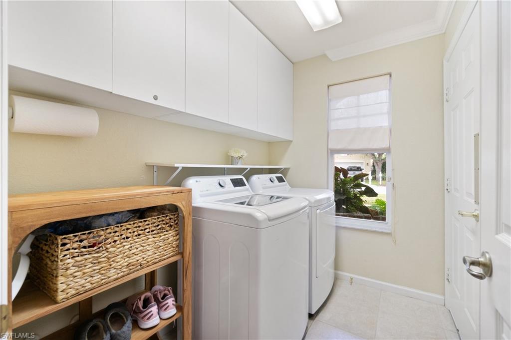 FOUNTAIN LAKES - Residential