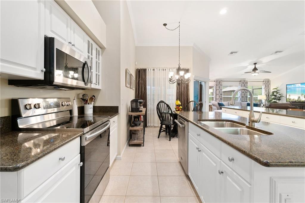 FOUNTAIN LAKES - Residential