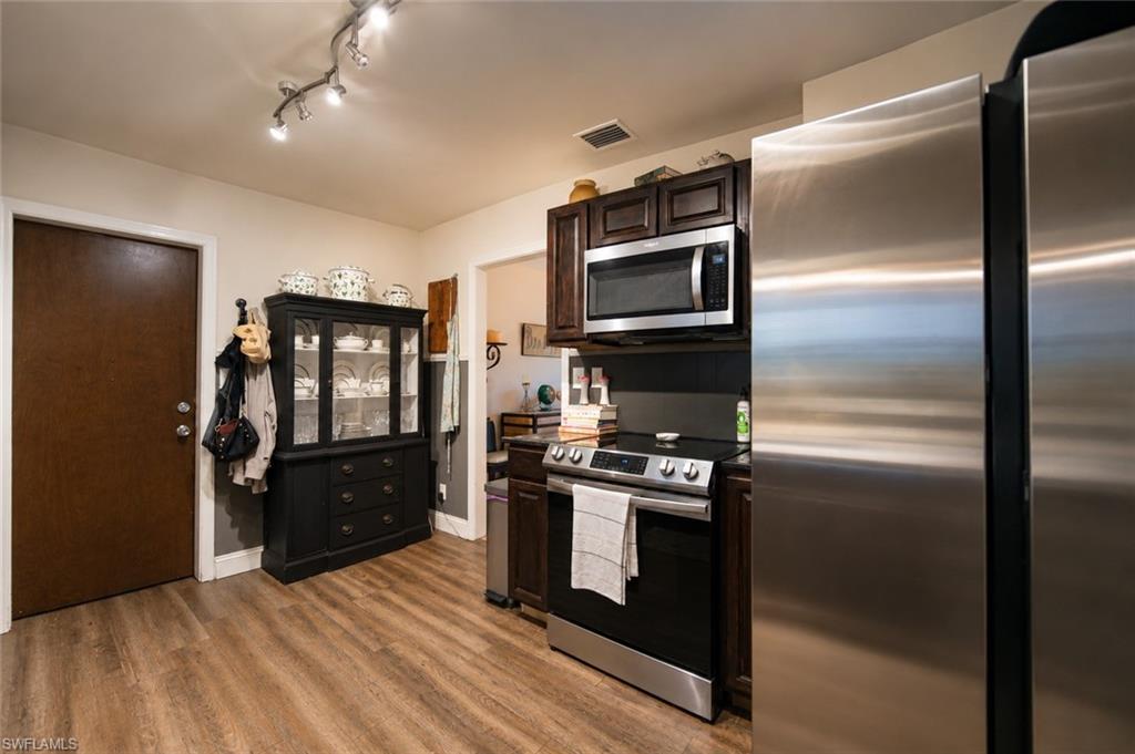ALLEN COURT - Residential
