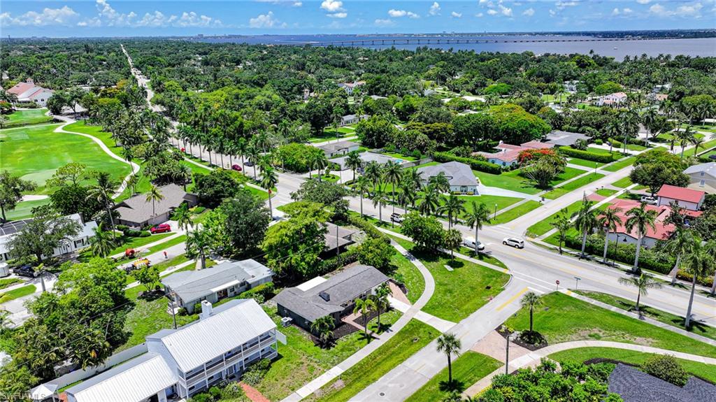 ALLEN COURT - Residential