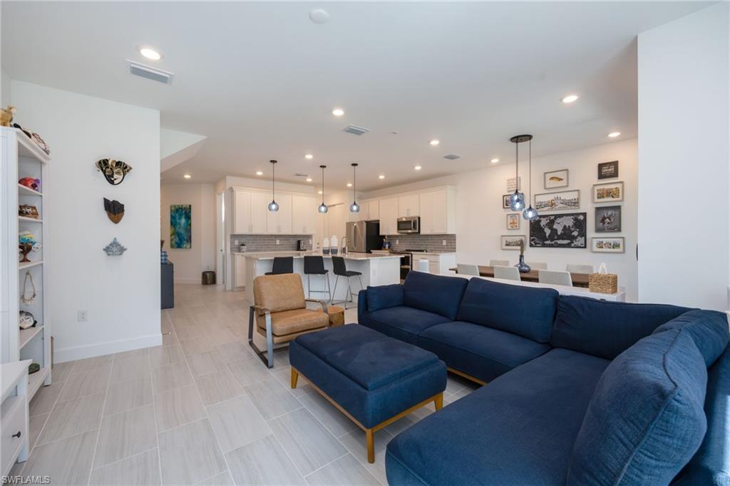 SONOMA OAKS - Residential