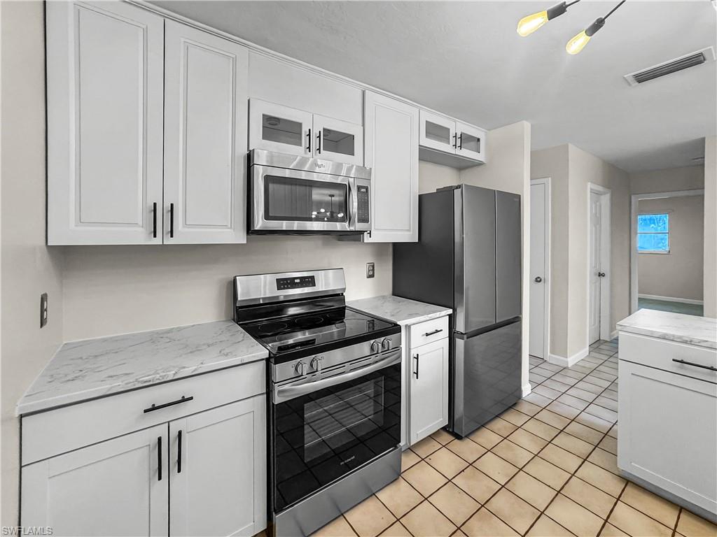 CAPE CORAL - Residential Lease