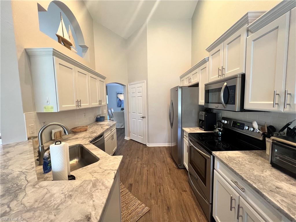 CREEKSIDE CROSSING - Residential Lease