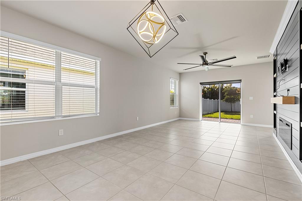 CORAL BAY - Residential