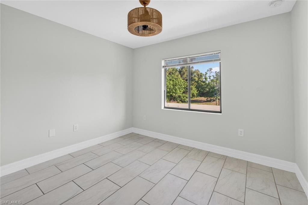 SAN CARLOS PARK - Residential Income