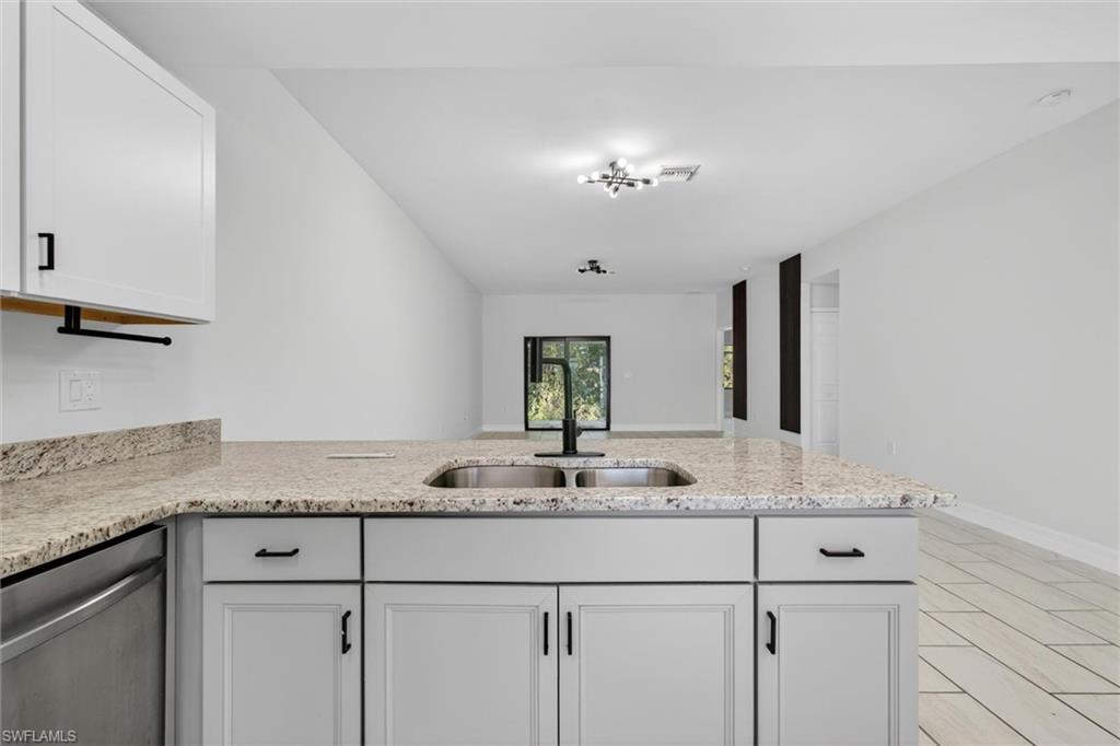SAN CARLOS PARK - Residential Income