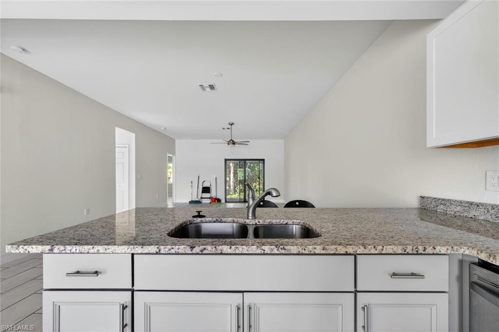 SAN CARLOS PARK - Residential Income