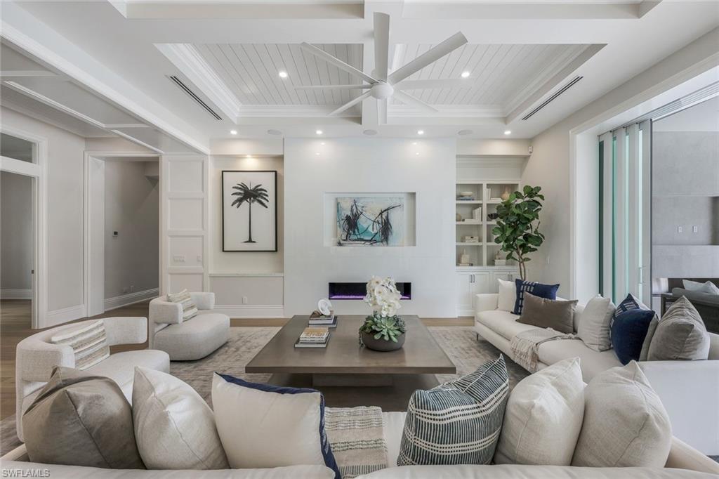 MOORINGS - Residential