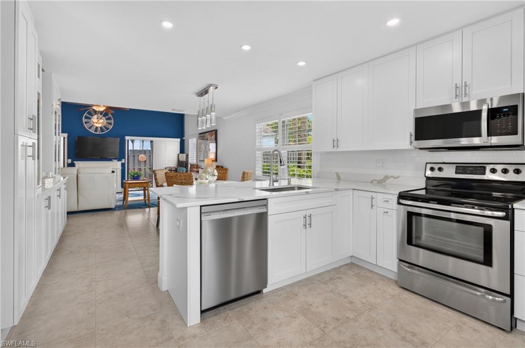 PELICAN RIDGE - Residential