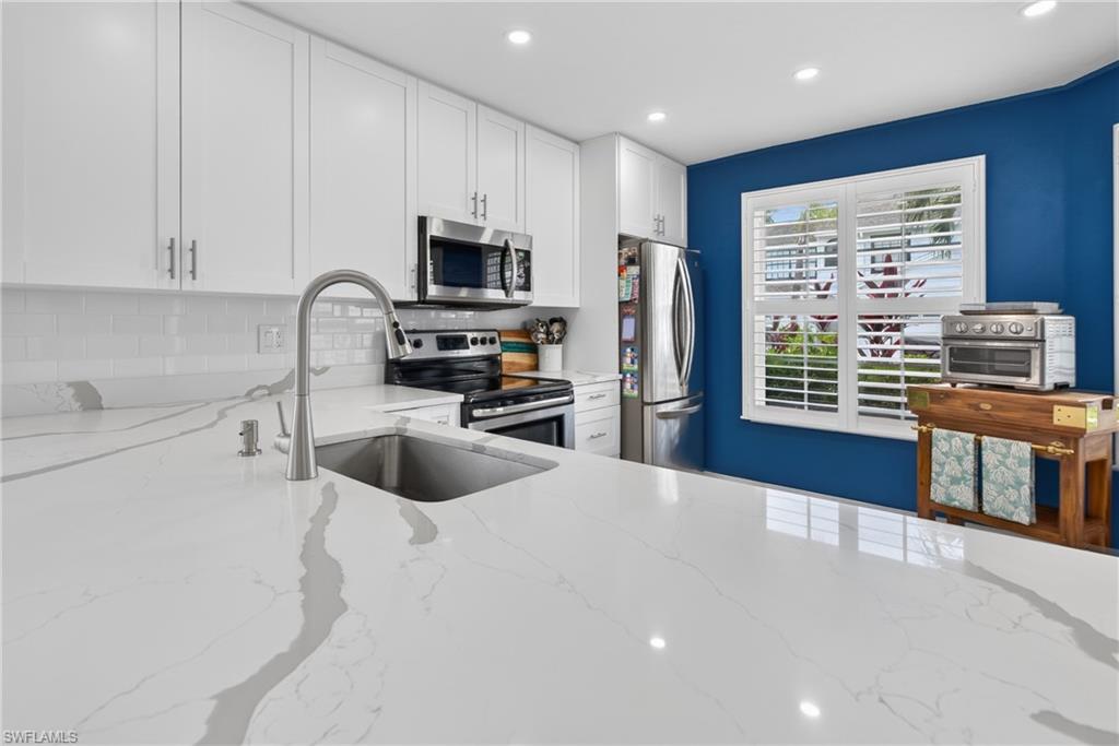 PELICAN RIDGE - Residential