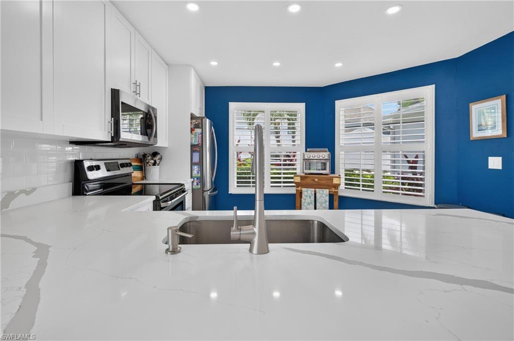 PELICAN RIDGE - Residential