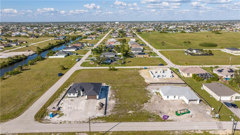 CAPE CORAL - Land