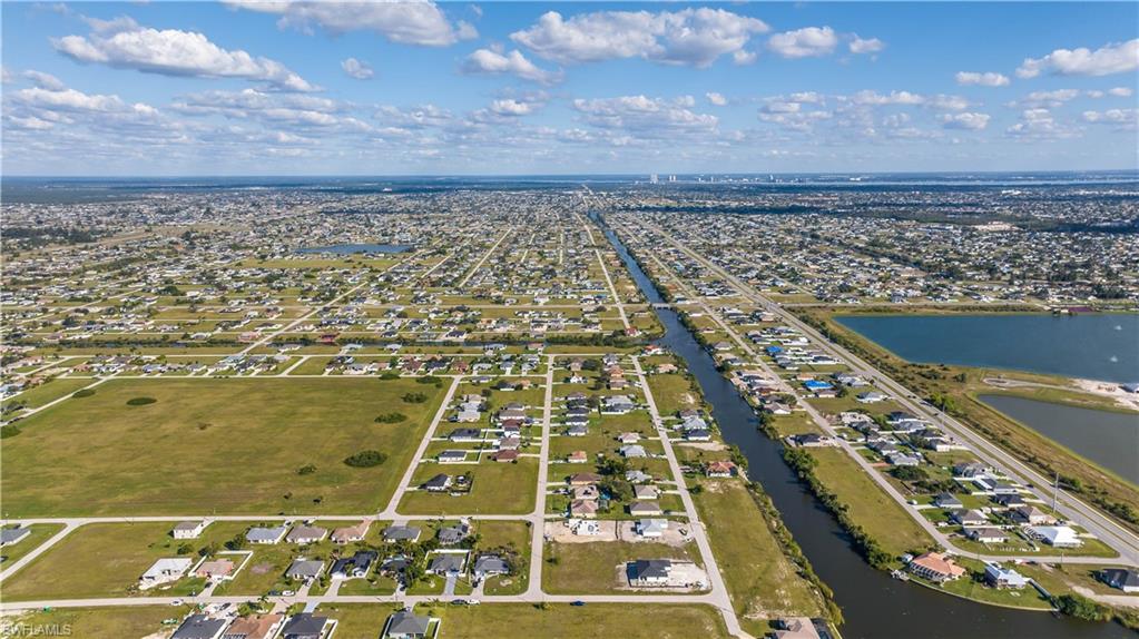 CAPE CORAL - Land