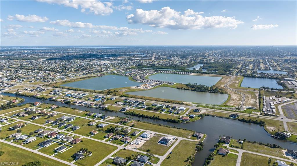 CAPE CORAL - Land