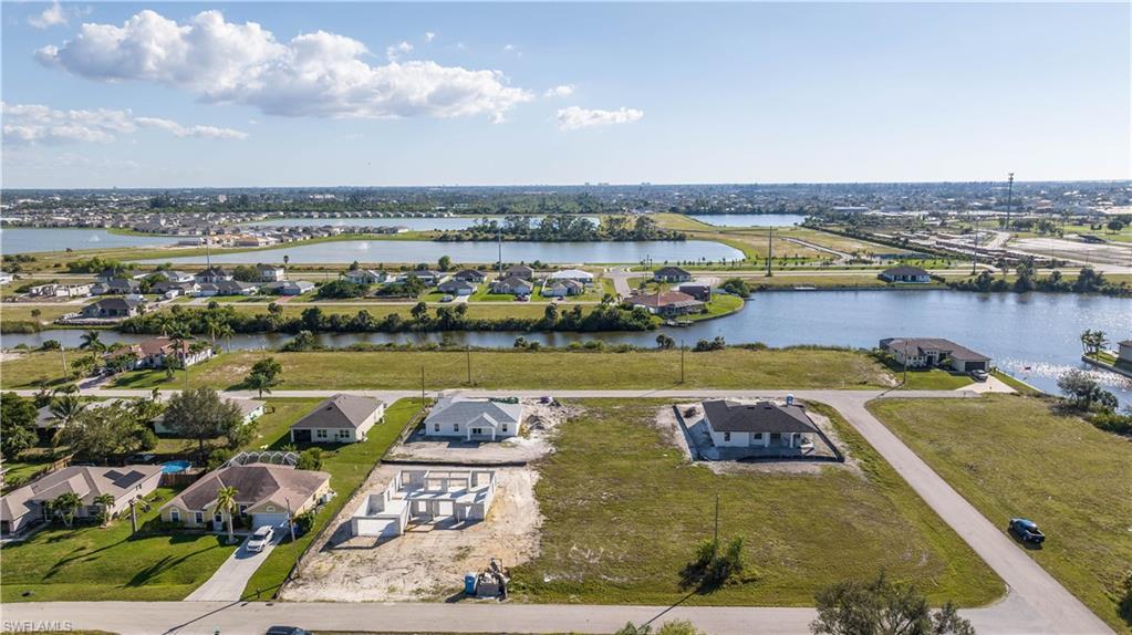 CAPE CORAL - Land