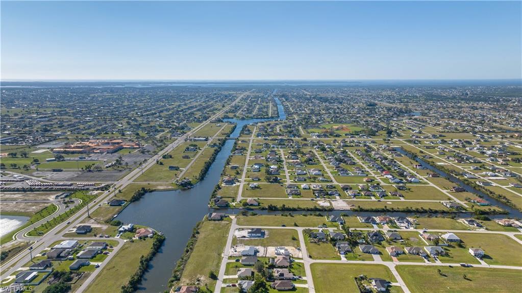 CAPE CORAL - Land