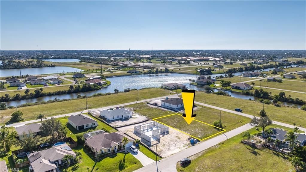 CAPE CORAL - Land
