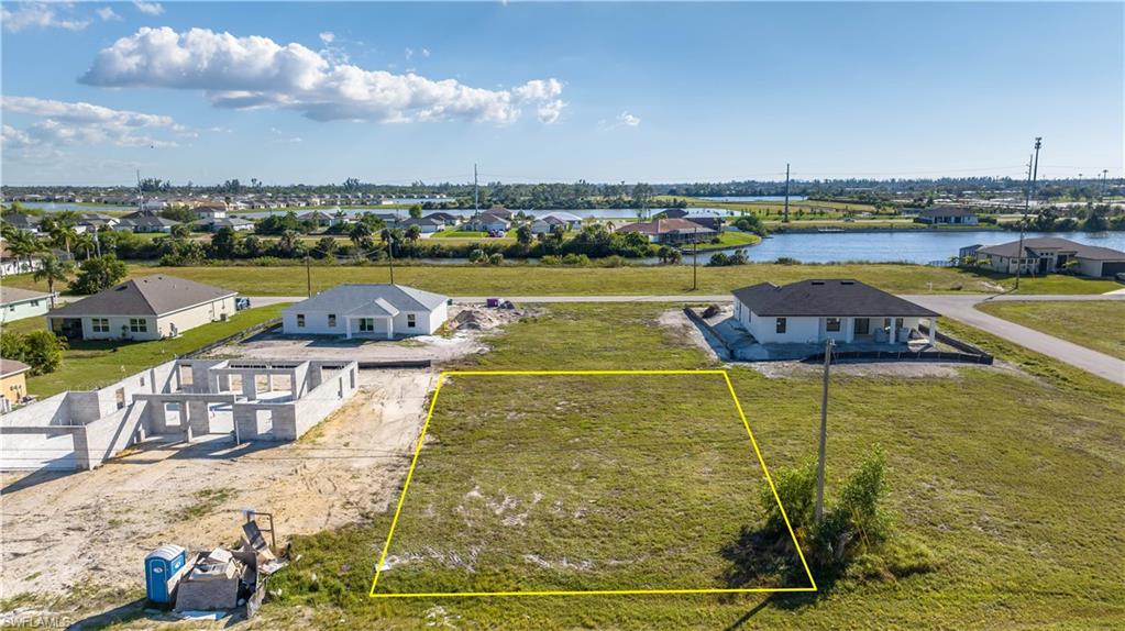 CAPE CORAL - Land