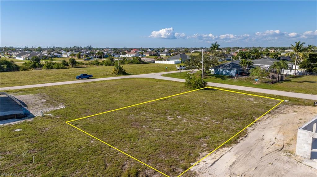 CAPE CORAL - Land