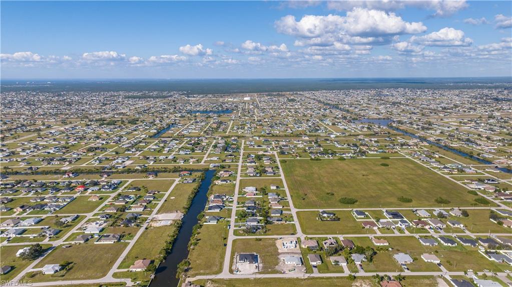 CAPE CORAL - Land
