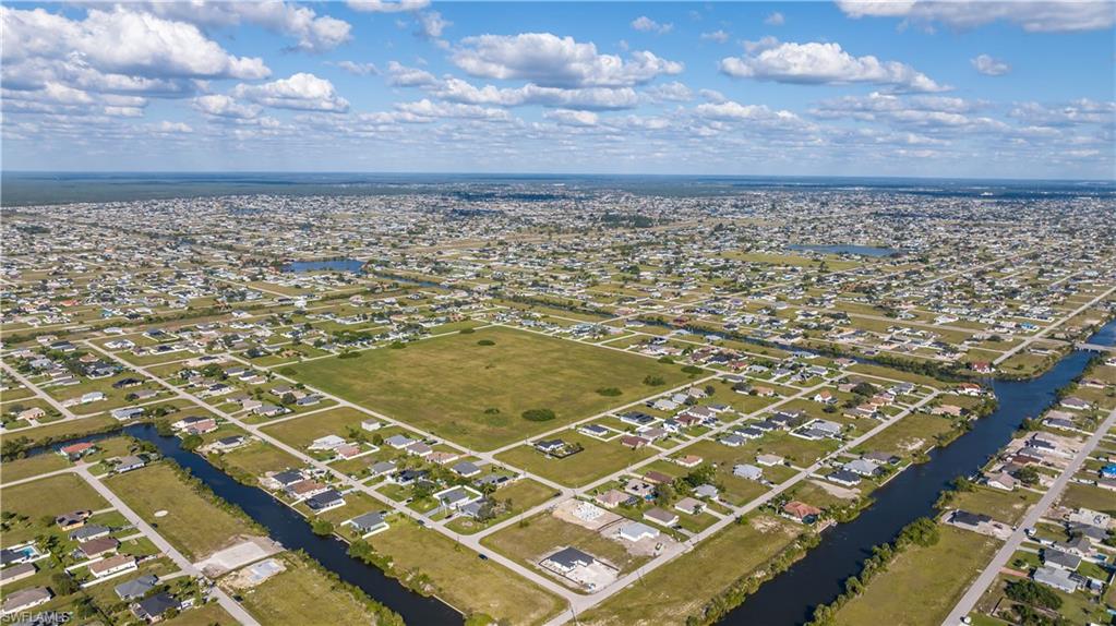 CAPE CORAL - Land