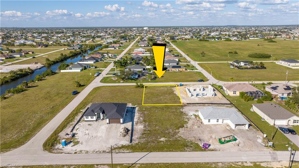 CAPE CORAL - Land
