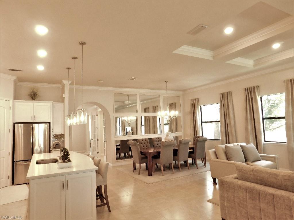 AVERY SQUARE - Residential
