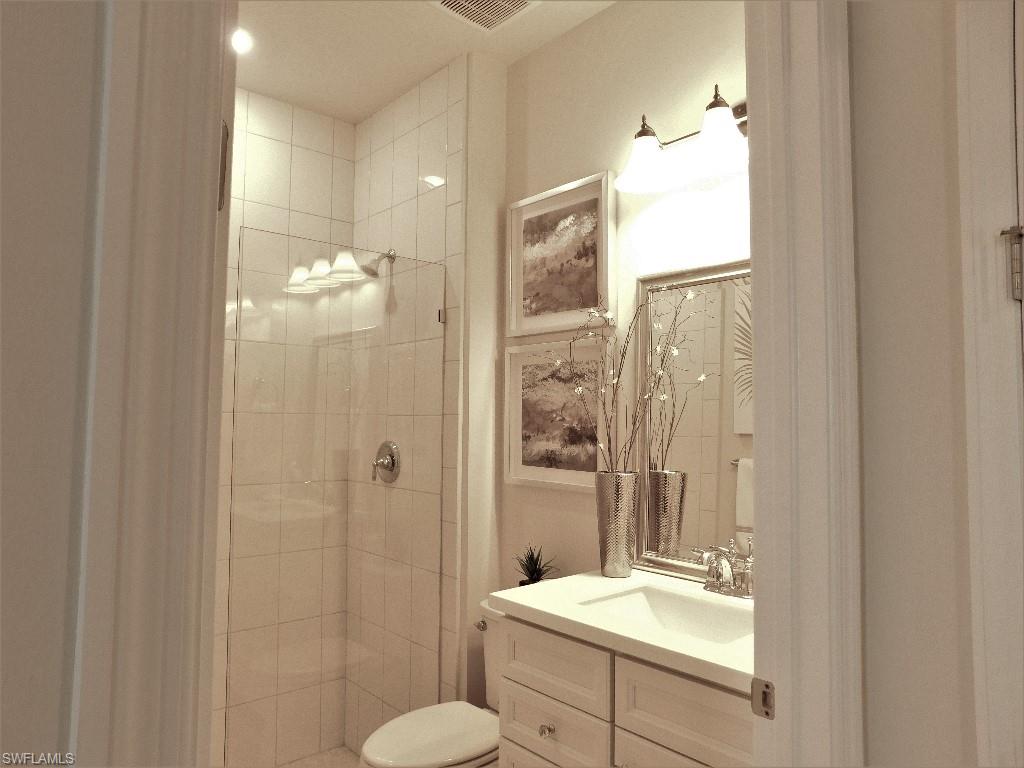 AVERY SQUARE - Residential