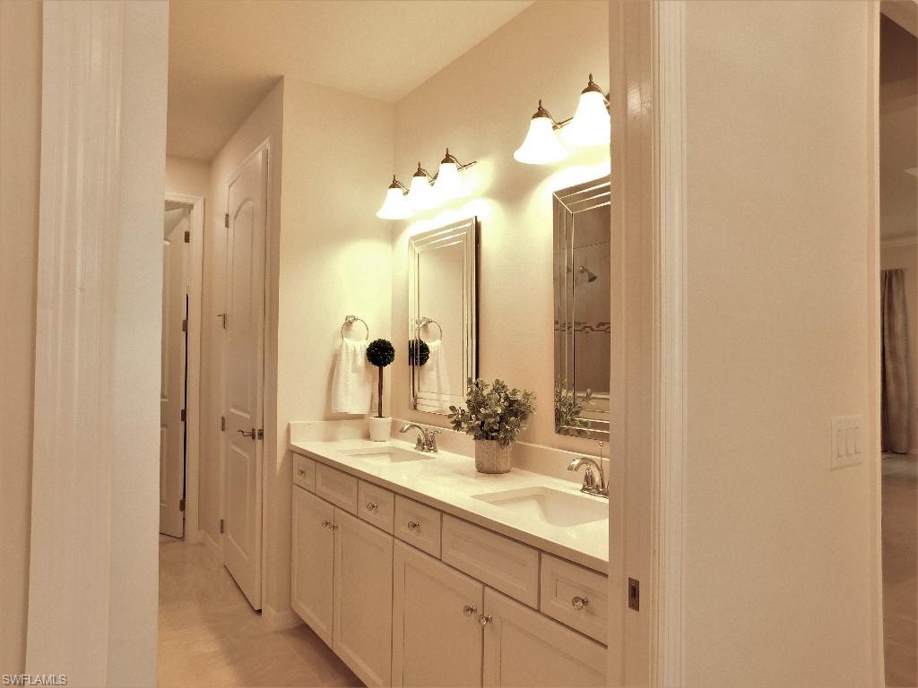 AVERY SQUARE - Residential