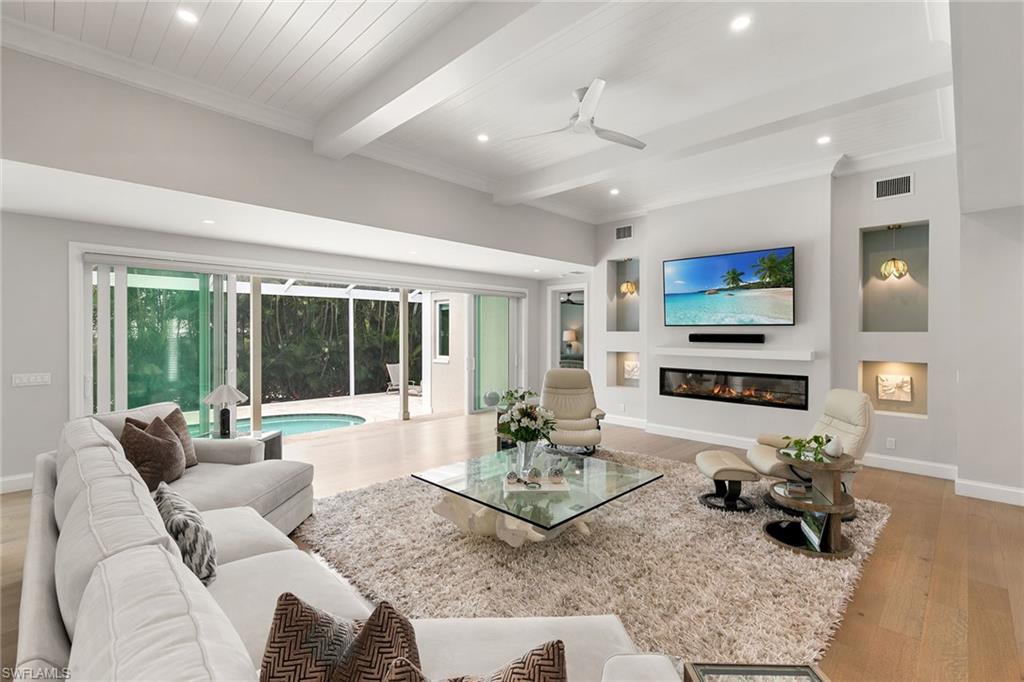 CHANTECLAIR MANOR - Residential